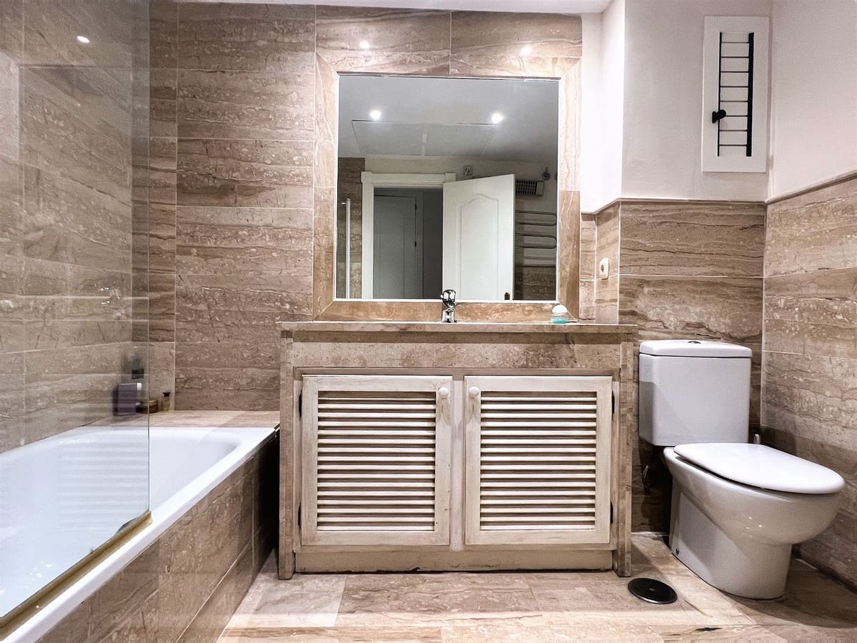 Apartamento de 3 habitaciones en Guadalmina en venta con piscina - 995.000 € (Ref: 9480515)