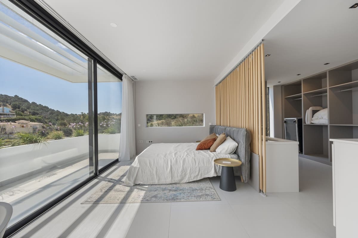 3 bedroom Villa for sale in Mijas Costa with pool garage - € 995,000 (Ref: 9480518)