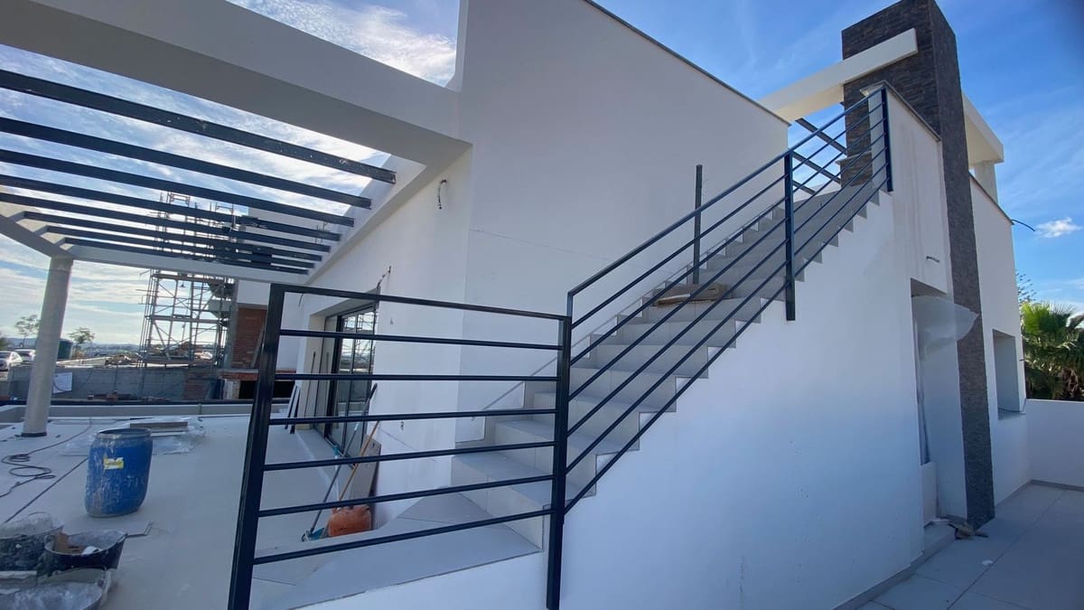 4 bedroom Villa for sale in Mijas with pool - € 995,000 (Ref: 9480520)