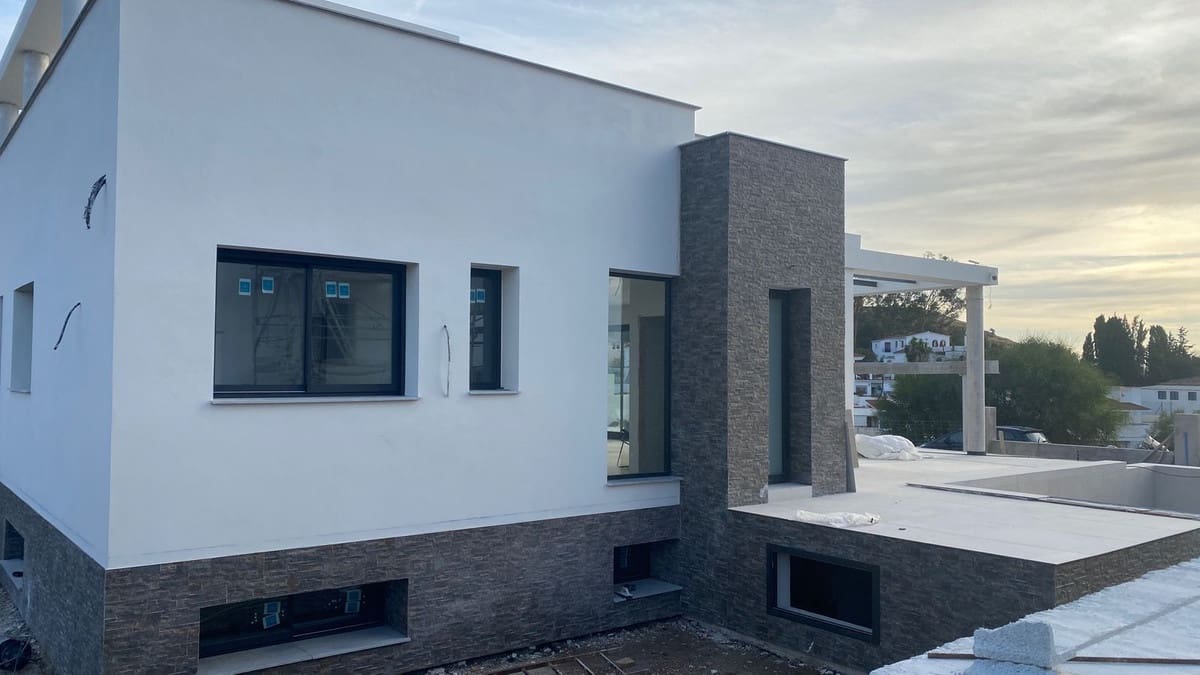 4 chambre Villa/Maison à vendre à Mijas avec piscine - 1 045 000 € (Ref: 9480520)