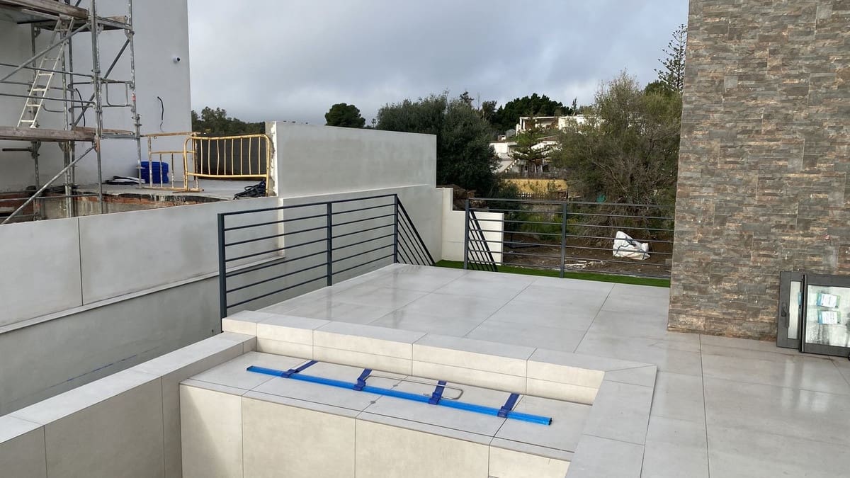 4 chambre Villa/Maison à vendre à Mijas avec piscine - 1 045 000 € (Ref: 9480520)