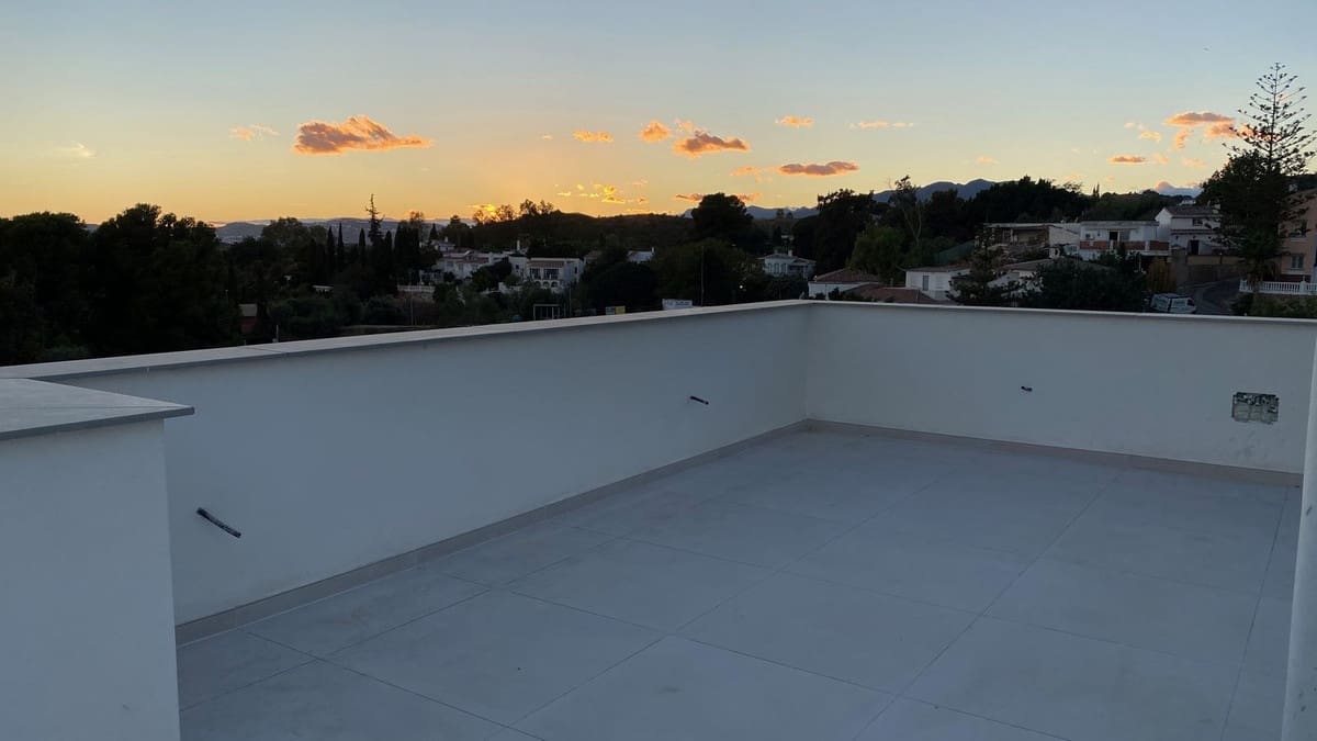 4 bedroom Villa for sale in Mijas with pool - € 1,045,000 (Ref: 9480520)