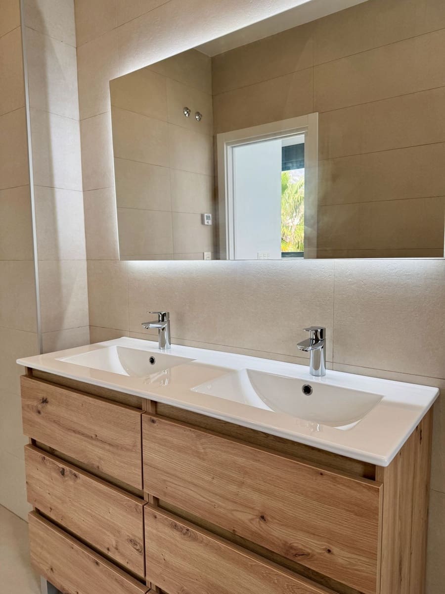 4 bedroom Villa for sale in Mijas with pool - € 1,045,000 (Ref: 9480520)