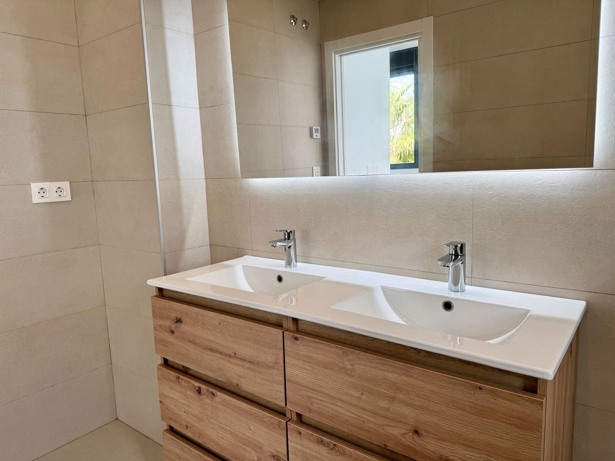 4 sypialnia Willa na sprzedaż w Mijas z basenem - 1 040 000 € (Ref: 9480520)