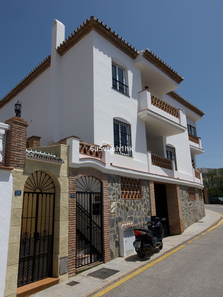 4 soveværelse Villa til salg i Mijas med garage - € 995.000 (Ref: 9480521)