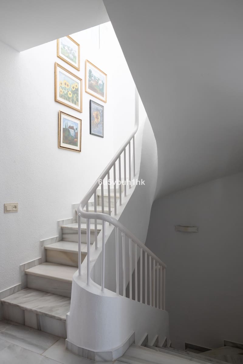 4 soveværelse Villa til salg i Mijas med garage - € 995.000 (Ref: 9480521)