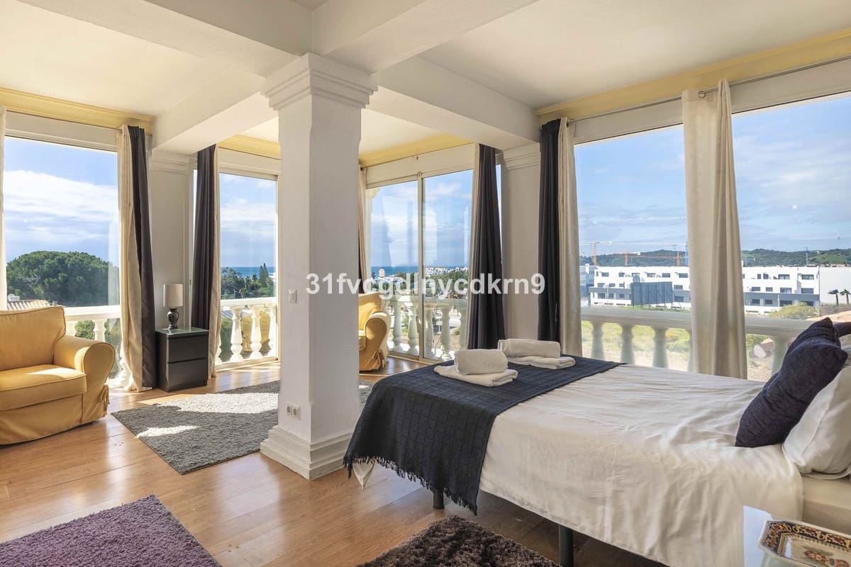 5 soverom Villa til salgs i Estepona med svømmebasseng garasje - € 995 000 (Ref: 9480522)