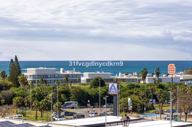 5 soverom Villa til salgs i Centro, Estepona med svømmebasseng garasje - € 995 000 (Ref: 9480522)