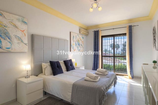 5 soverom Villa til salgs i Centro, Estepona med svømmebasseng garasje - € 995 000 (Ref: 9480522)