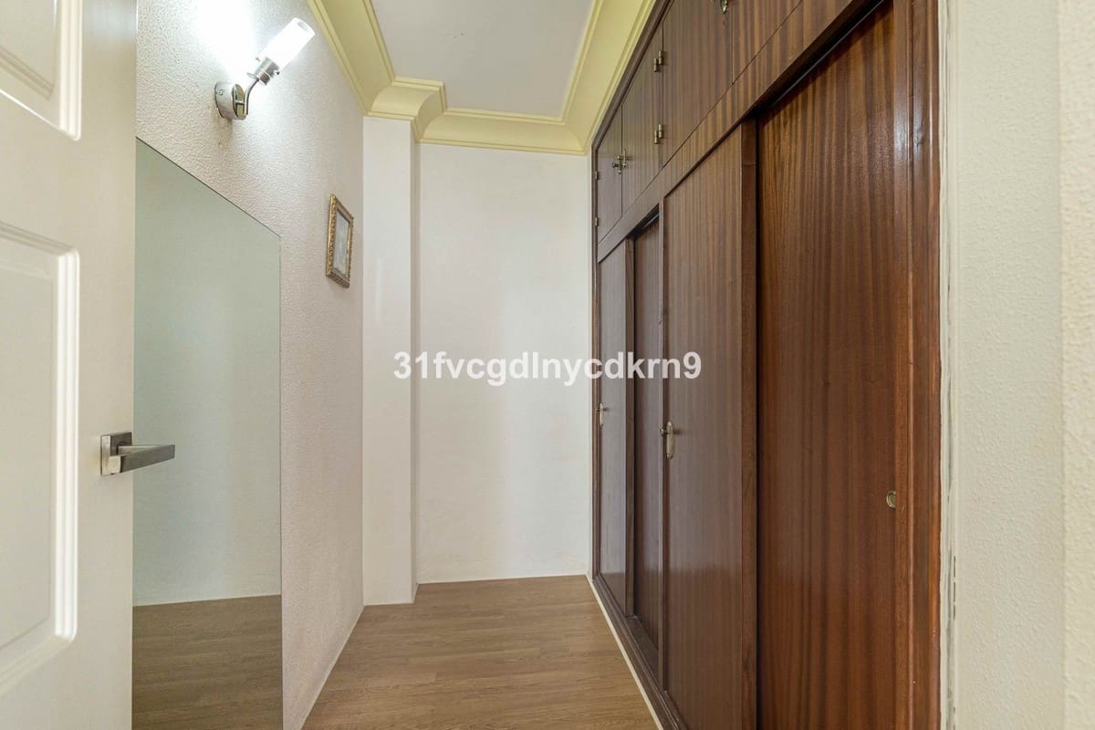 5 soverom Villa til salgs i Estepona med svømmebasseng garasje - € 995 000 (Ref: 9480522)