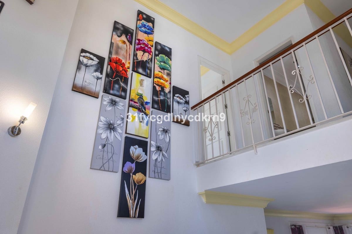 5 soverom Villa til salgs i Estepona med svømmebasseng garasje - € 995 000 (Ref: 9480522)