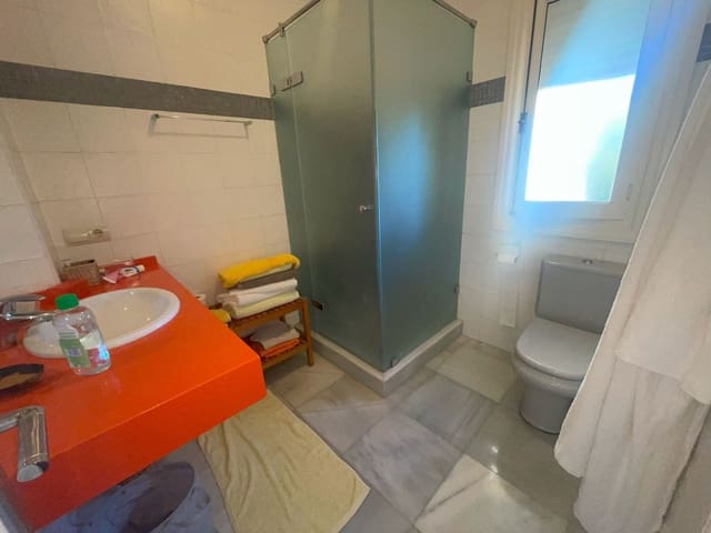 Chalet de 5 habitaciones en Sotogrande Alto, San Roque en venta con piscina - 995.000 € (Ref: 9480523)