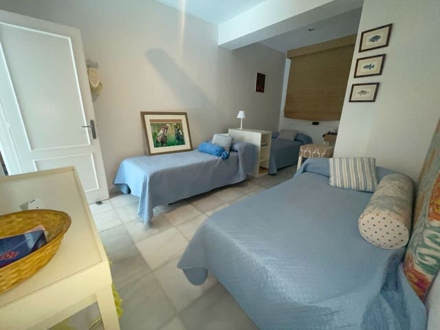 Chalet de 5 habitaciones en Sotogrande Alto, San Roque en venta con piscina - 995.000 € (Ref: 9480523)