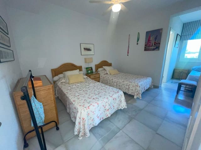 Chalet de 5 habitaciones en Sotogrande Alto, San Roque en venta con piscina - 995.000 € (Ref: 9480523)