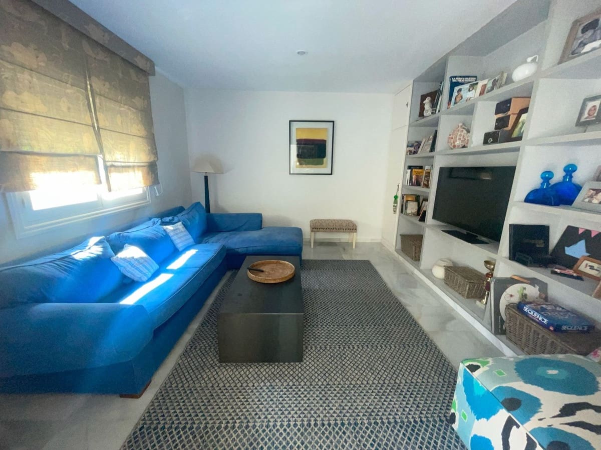 5 bedroom Villa for sale in Sotogrande with pool - € 995,000 (Ref: 9480523)