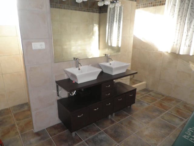 6 chambre Villa/Maison à vendre à Centro, Estepona avec piscine - 995 000 € (Ref: 9480524)