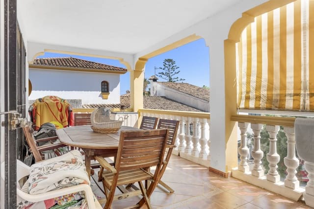6 soveværelse Villa til salg i Centro, Estepona med swimmingpool - € 995.000 (Ref: 9480525)