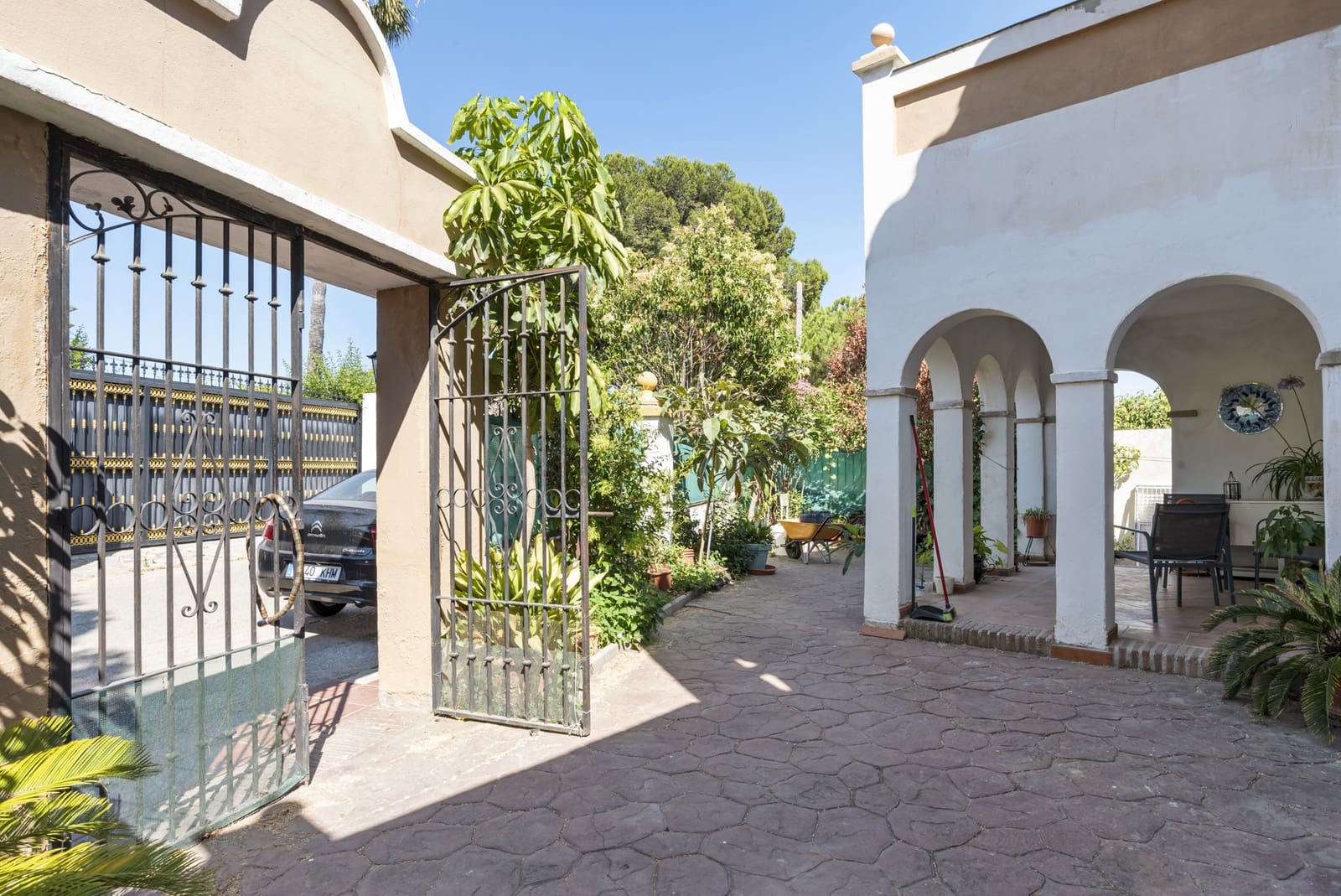 6 soveværelse Villa til salg i Estepona med swimmingpool - € 995.000 (Ref: 9480525)