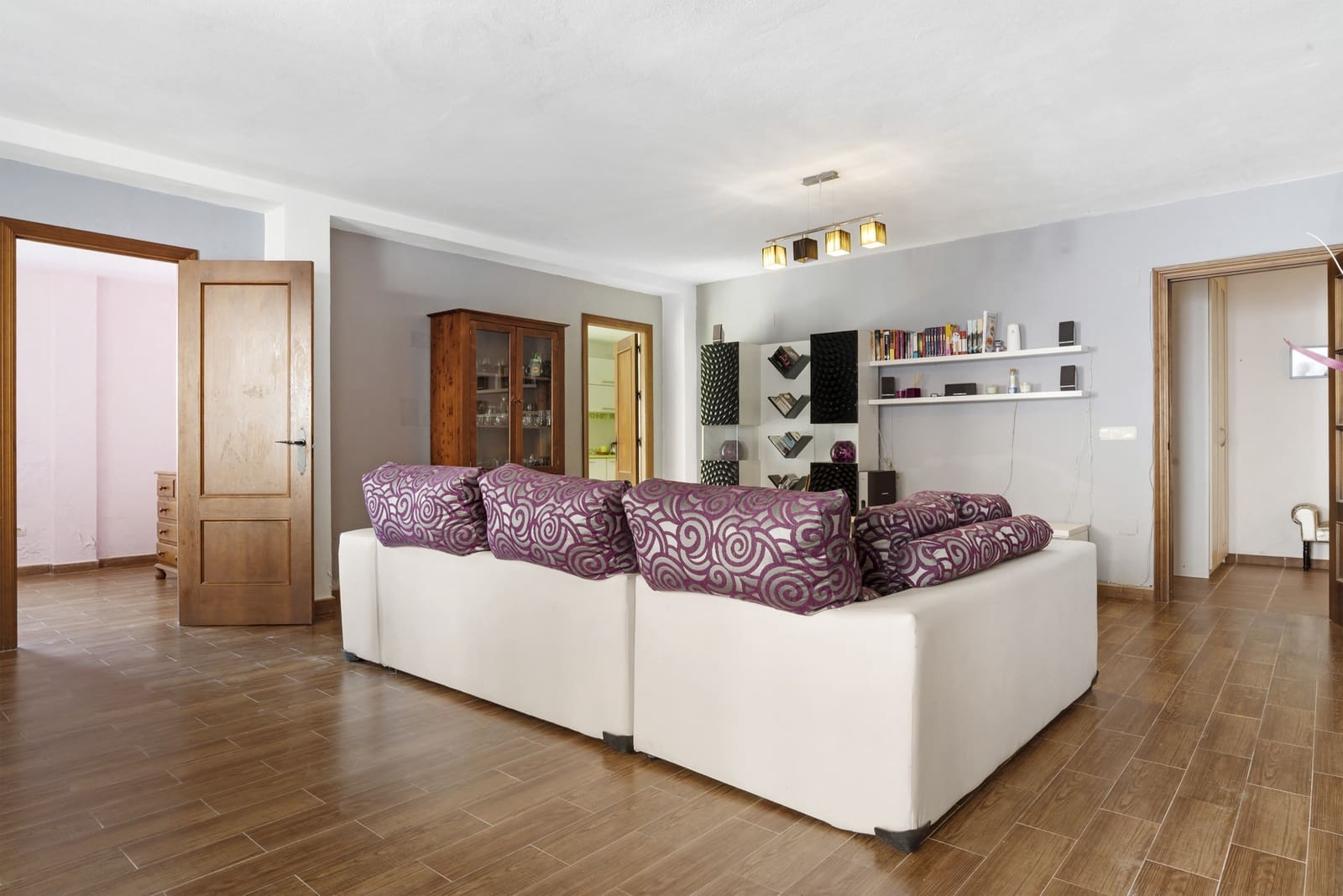 6 soveværelse Villa til salg i Estepona med swimmingpool - € 995.000 (Ref: 9480525)