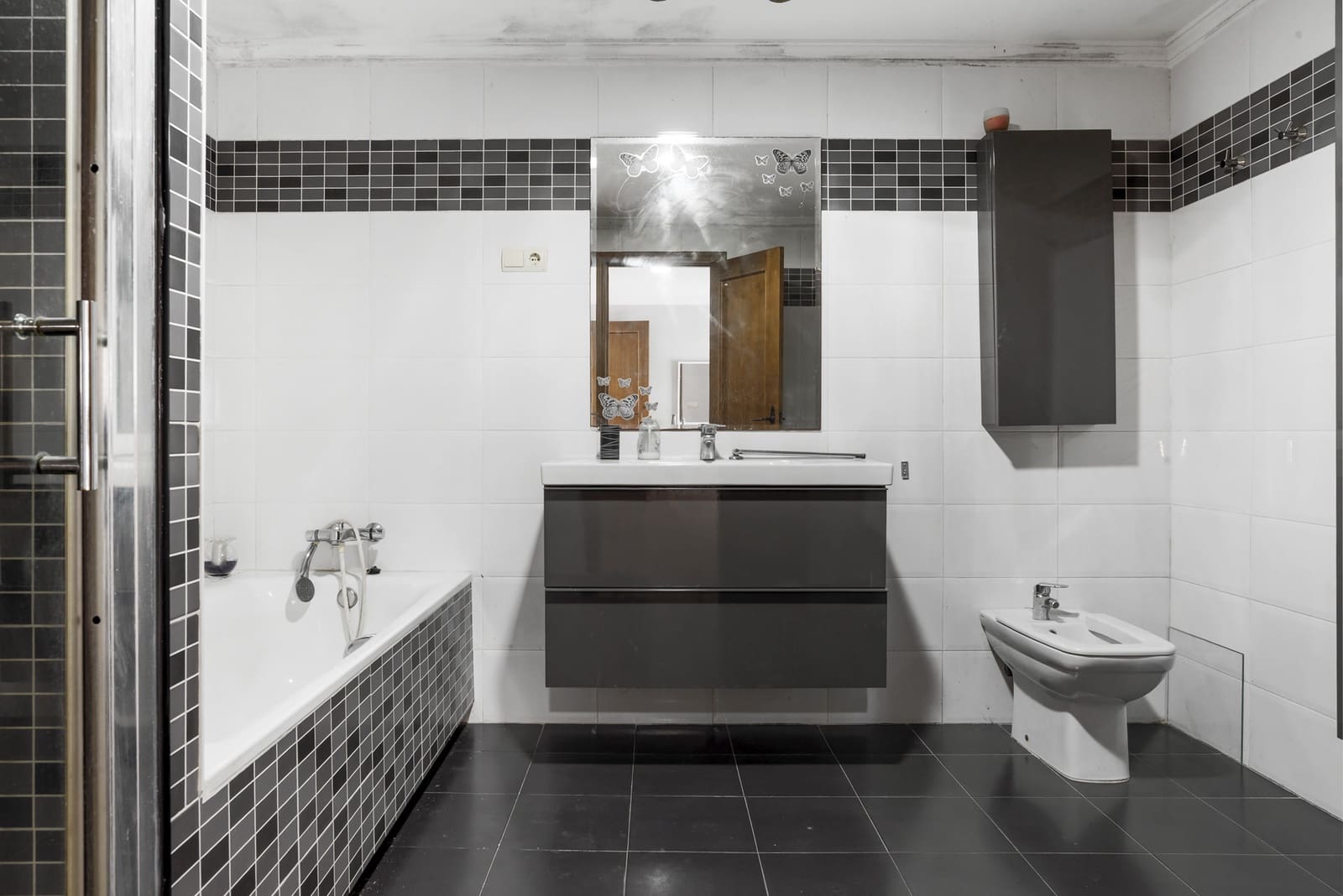 6 soveværelse Villa til salg i Estepona med swimmingpool - € 995.000 (Ref: 9480525)