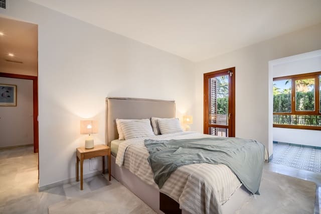 2 slaapkamer Appartement te koop in La Dama de Noche - La Alzambra, Marbella met zwembad - € 995.000 (Ref: 9480527)