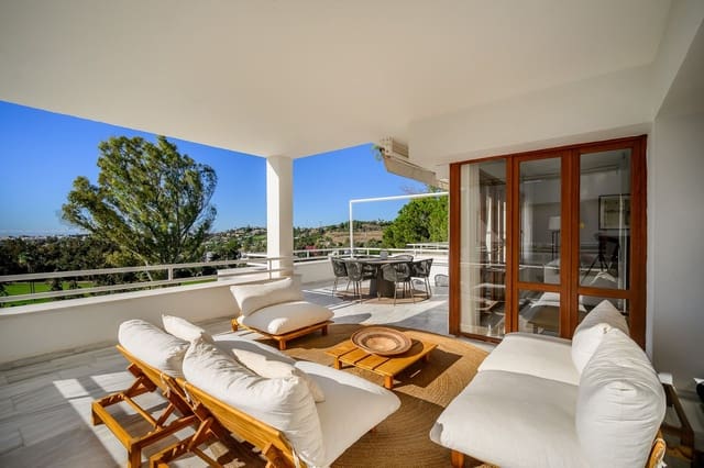 2 slaapkamer Appartement te koop in La Dama de Noche - La Alzambra, Marbella met zwembad - € 995.000 (Ref: 9480527)