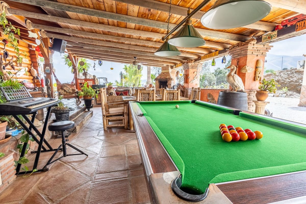 6 bedroom Finca/Country House for sale in Alhaurin el Grande with pool garage - € 995,500 (Ref: 9480529)