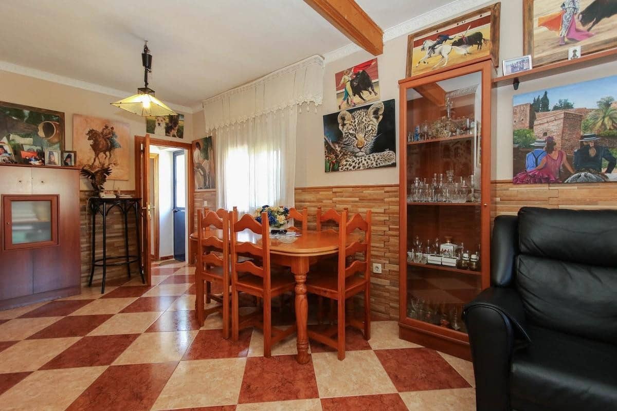 5 bedroom Villa for sale in Alhaurin de la Torre - € 997,000 (Ref: 9480530)