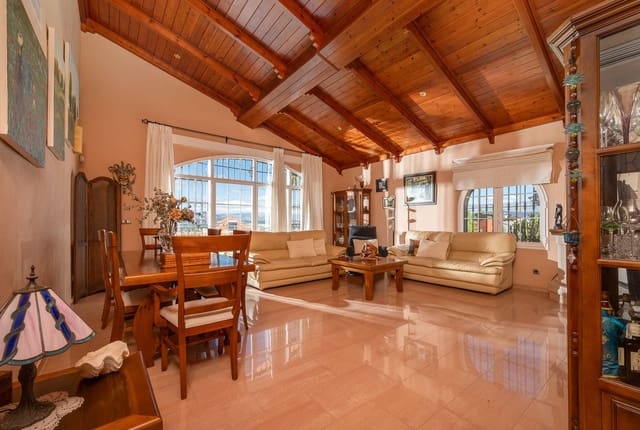 5 bedroom Villa for sale in Alhaurín de la Torre with pool garage - € 998,000 (Ref: 9480532)