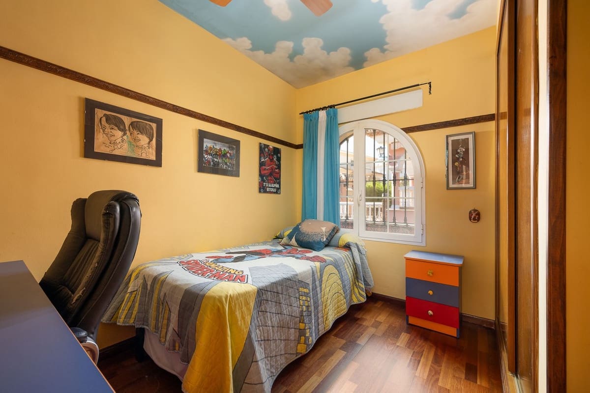 5 bedroom Villa for sale in Alhaurin de la Torre with pool garage - € 998,000 (Ref: 9480532)