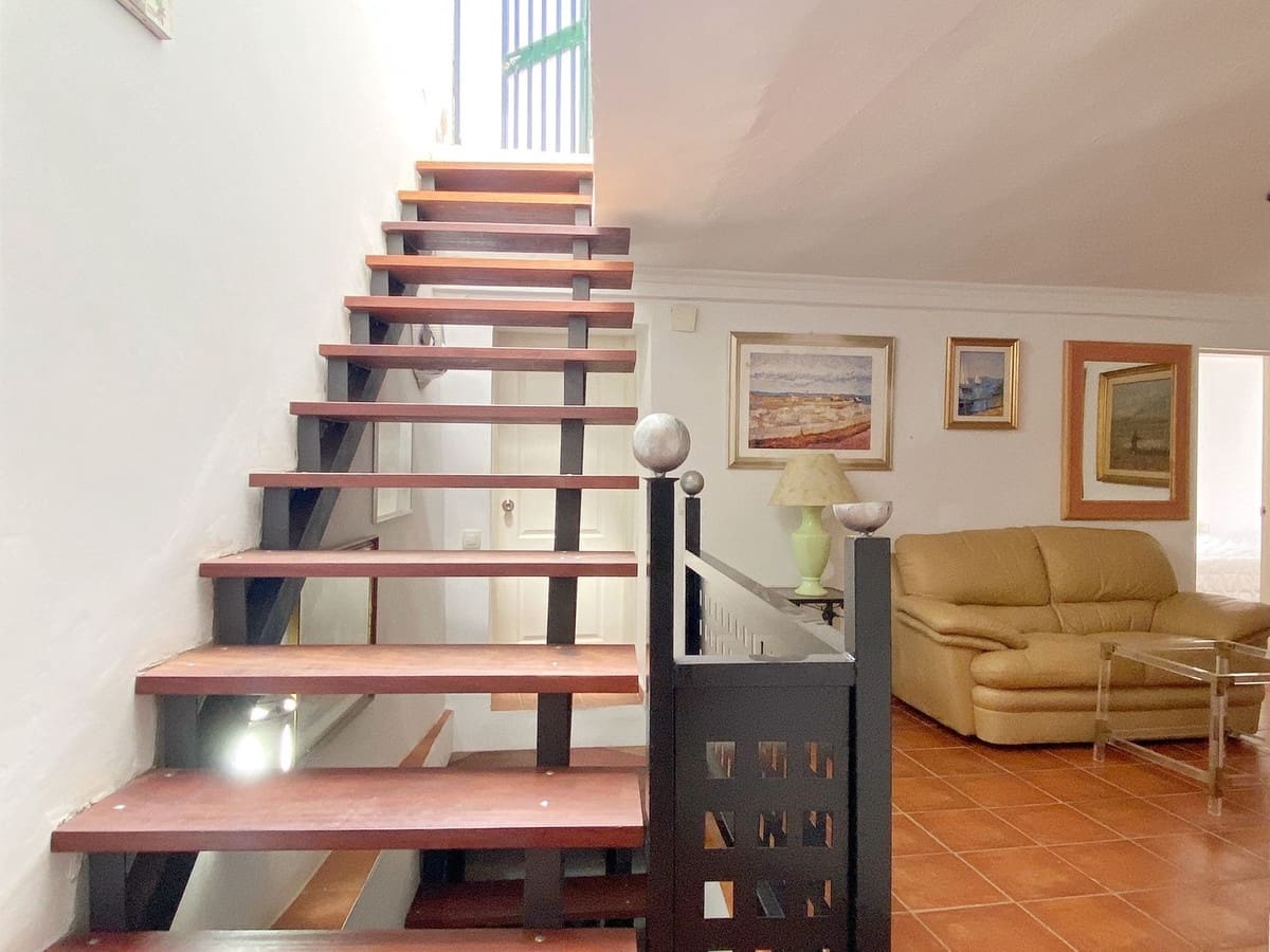 7 soveværelse Byhus til salg i Marbella - € 999.999 (Ref: 9480535)