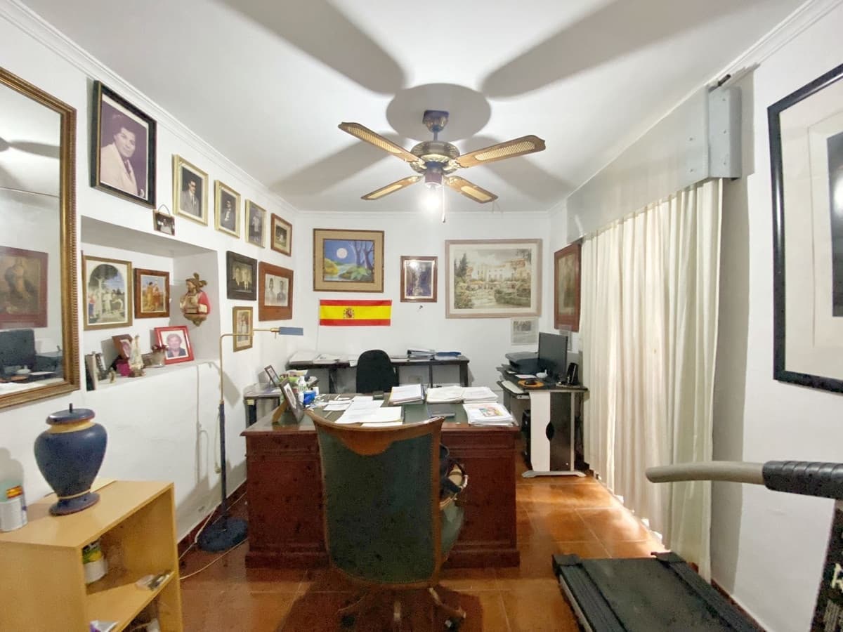 7 soveværelse Byhus til salg i Marbella - € 999.999 (Ref: 9480535)