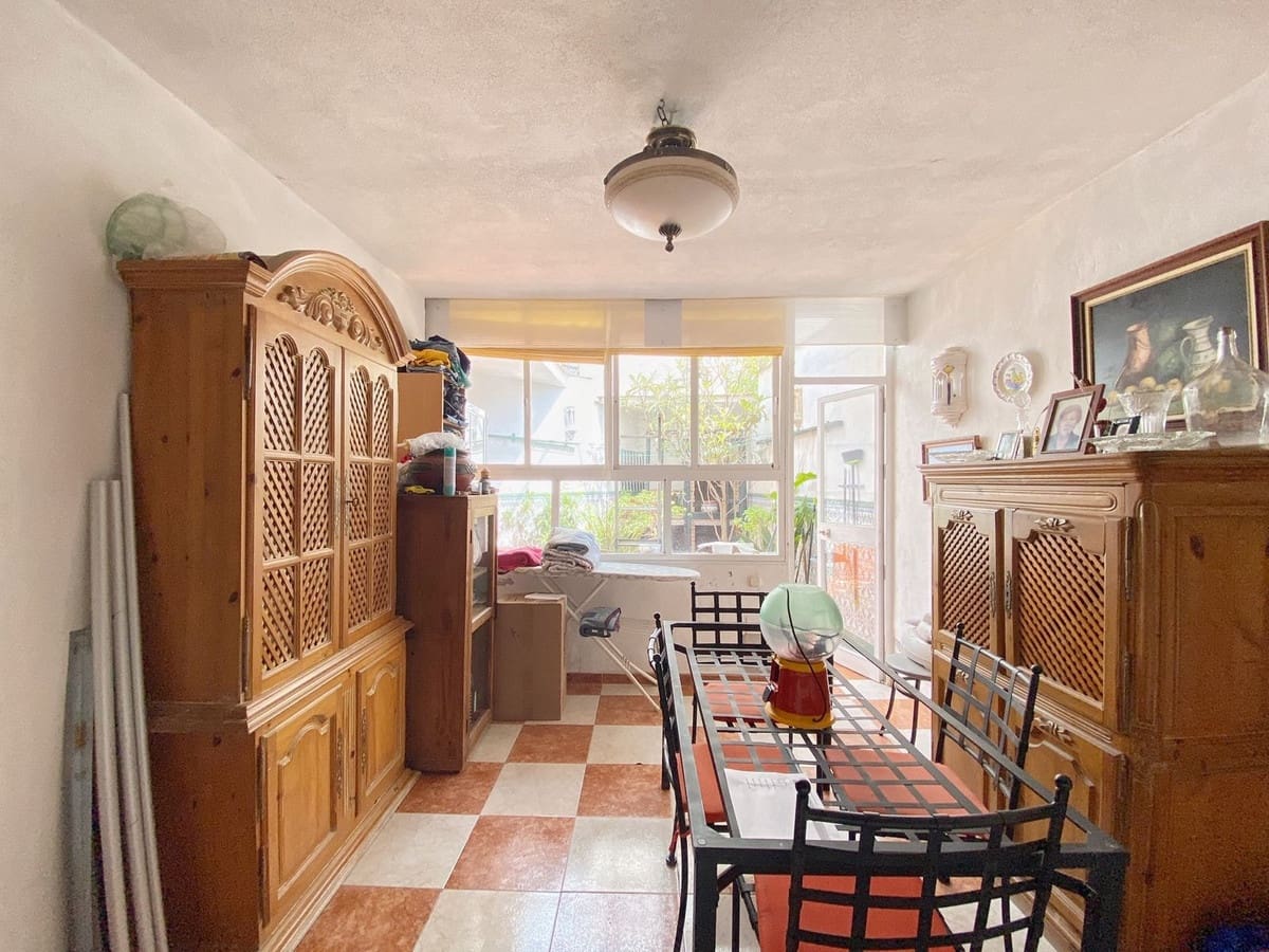 7 soveværelse Byhus til salg i Marbella - € 999.999 (Ref: 9480535)