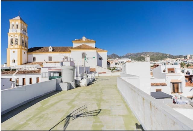 Casa de 7 habitaciones en Marbella en venta - 2.100.000 € (Ref: 9480535)