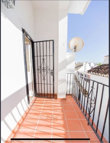 Casa de 7 habitaciones en Marbella en venta - 2.100.000 € (Ref: 9480535)