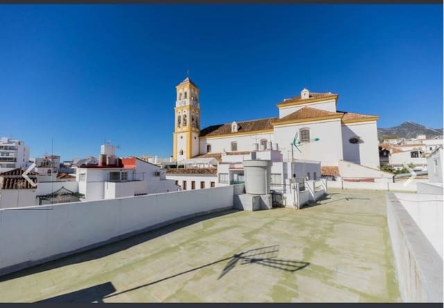 Casa de 7 habitaciones en Marbella en venta - 2.100.000 € (Ref: 9480535)