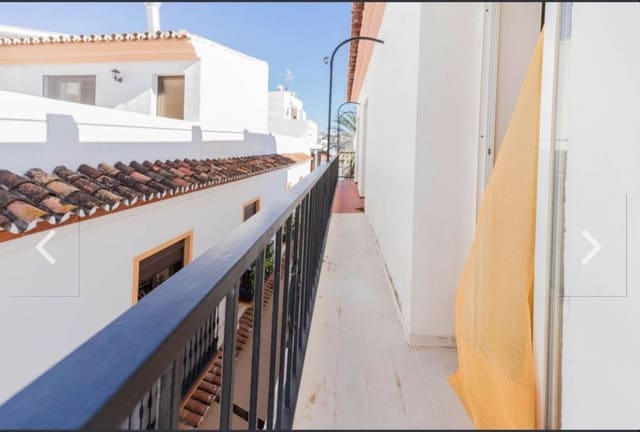 Casa de 7 habitaciones en Marbella en venta - 2.100.000 € (Ref: 9480535)