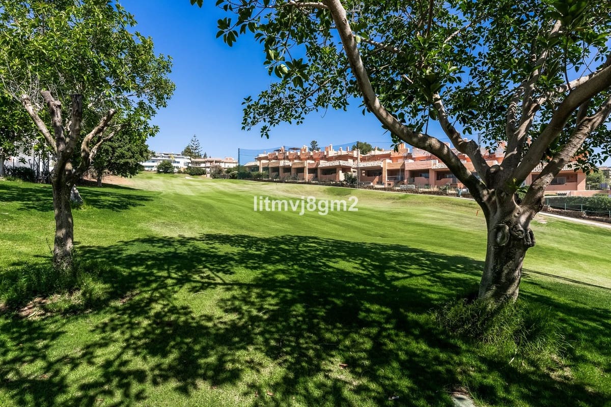 3 bedroom Apartment for sale in Cabopino with pool - € 1,000,000 (Ref: 9480537)