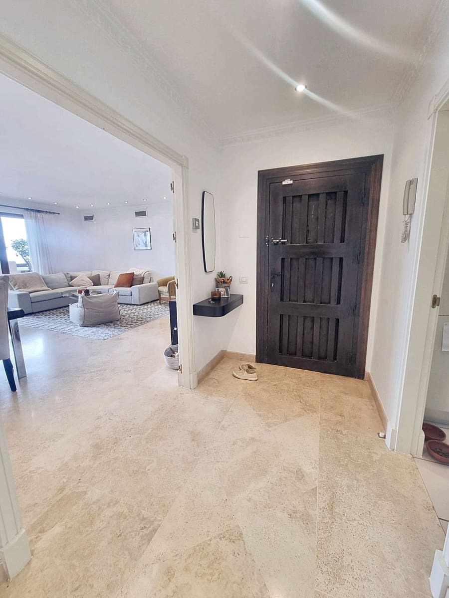 3 bedroom Penthouse for sale in El Paraiso - € 1,000,000 (Ref: 9480538)