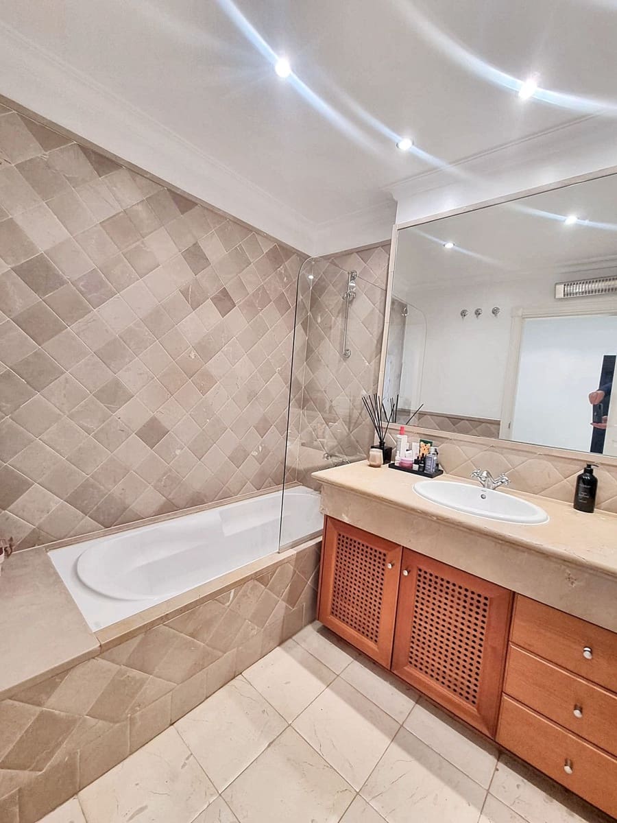 3 bedroom Penthouse for sale in El Paraiso - € 1,000,000 (Ref: 9480538)