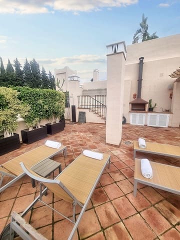 3 bedroom Penthouse for sale in El Paraiso, Estepona - € 1,000,000 (Ref: 9480538)