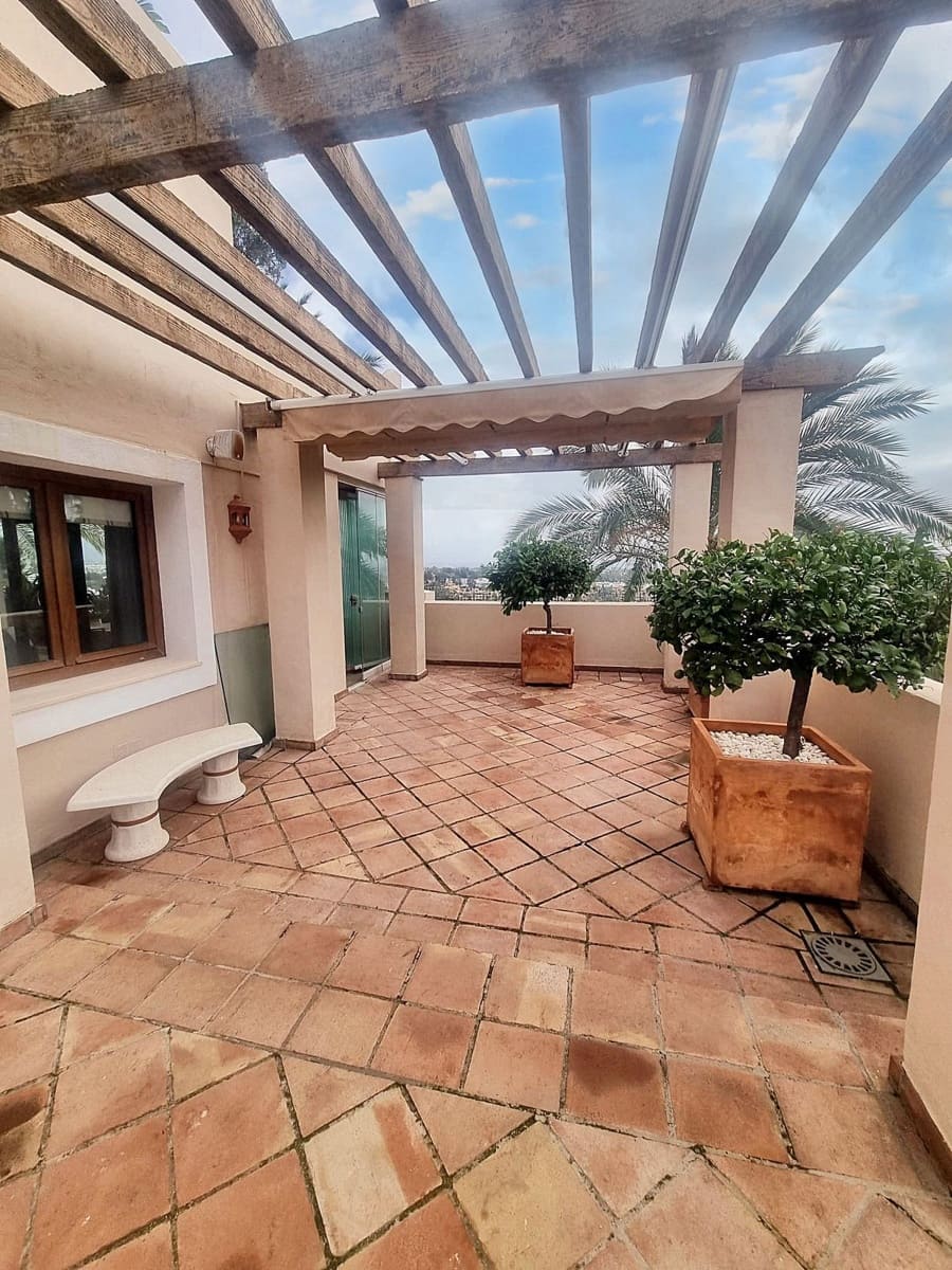 3 bedroom Penthouse for sale in El Paraiso - € 1,000,000 (Ref: 9480538)