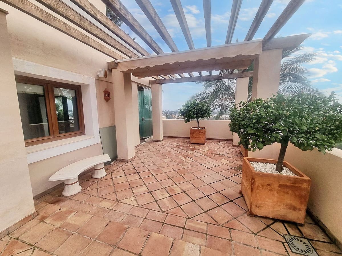 3 bedroom Penthouse for sale in El Paraiso - € 1,000,000 (Ref: 9480538)