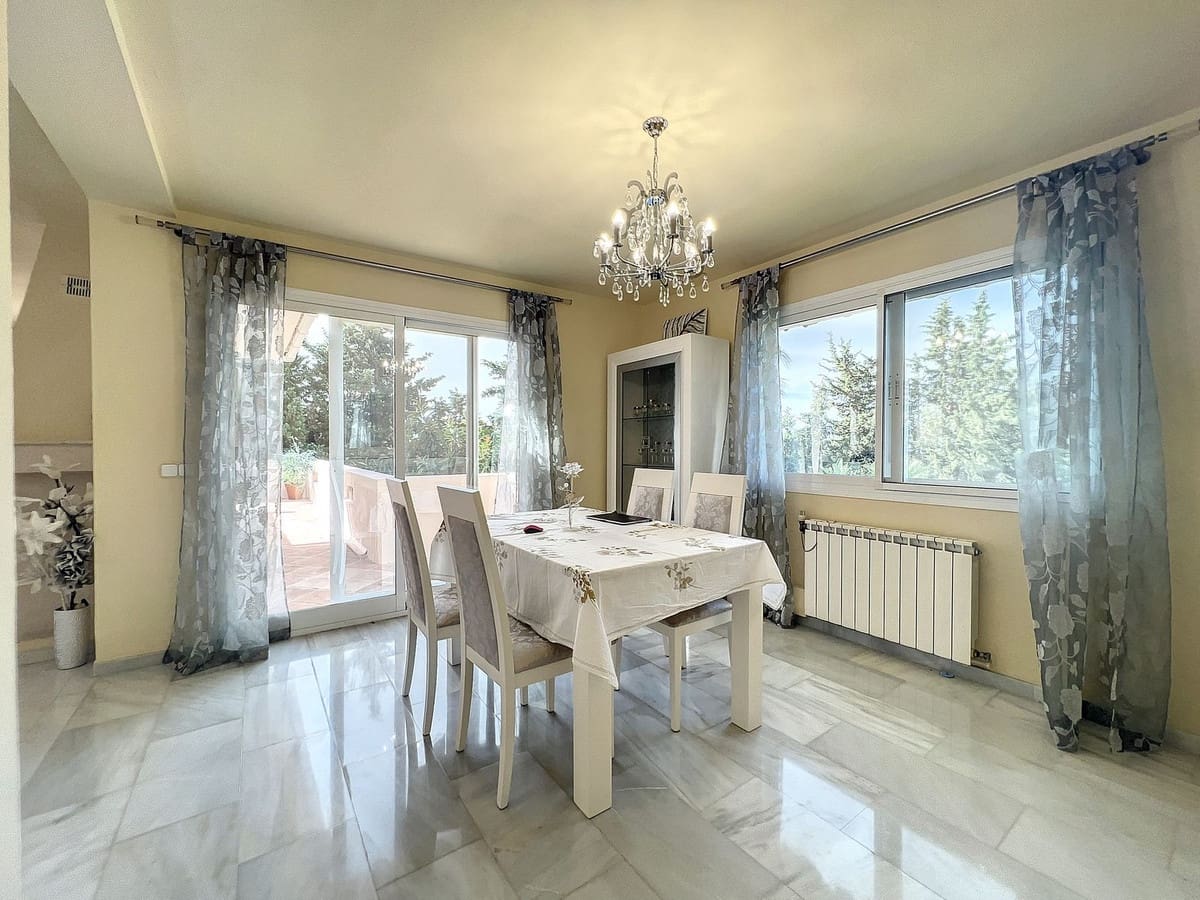 5 bedroom Villa for sale in Mijas with pool - € 1,000,000 (Ref: 9480539)