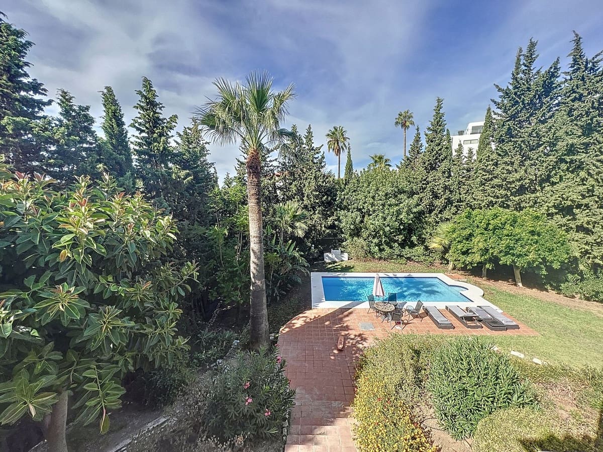 5 bedroom Villa for sale in Mijas with pool - € 1,000,000 (Ref: 9480539)