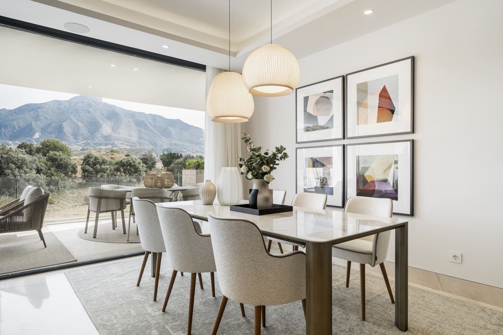 2 slaapkamer Appartement te koop in Nueva Andalucia met zwembad garage - € 1.035.000 (Ref: 9480540)