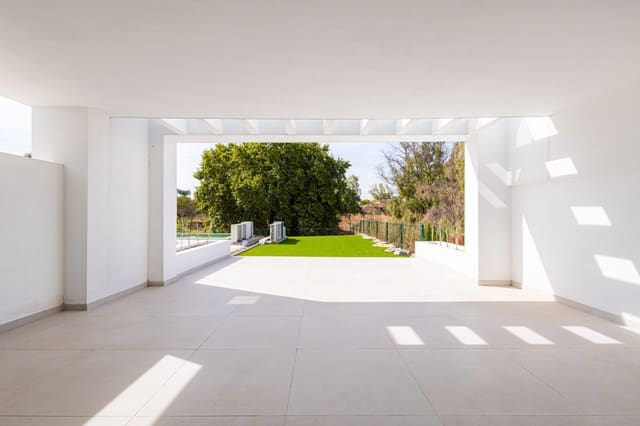 3 soveværelse Semi-Rækkehus til salg i San Pedro de Alcántara Pueblo, Marbella med swimmingpool garage - € 1.100.000 (Ref: 9480544)