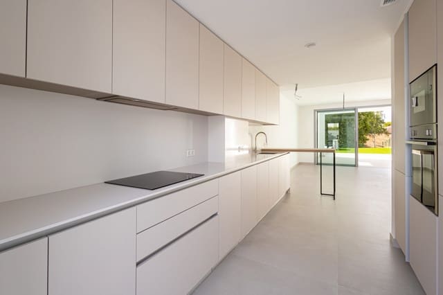 3 soveværelse Semi-Rækkehus til salg i San Pedro de Alcántara Pueblo, Marbella med swimmingpool garage - € 1.100.000 (Ref: 9480544)