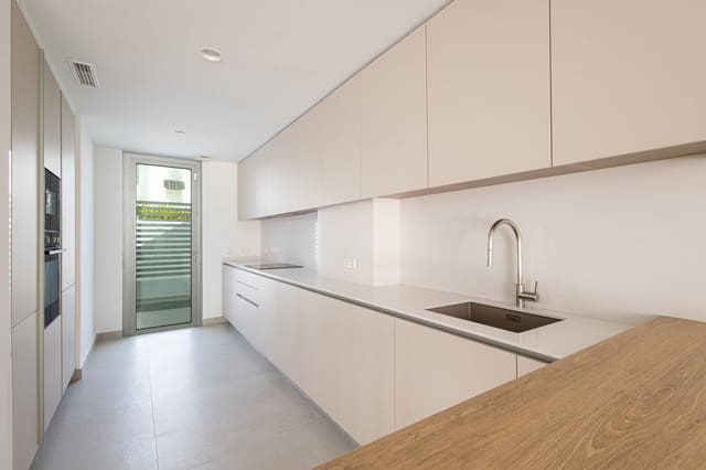 3 soveværelse Semi-Rækkehus til salg i San Pedro de Alcántara Pueblo, Marbella med swimmingpool garage - € 1.100.000 (Ref: 9480544)