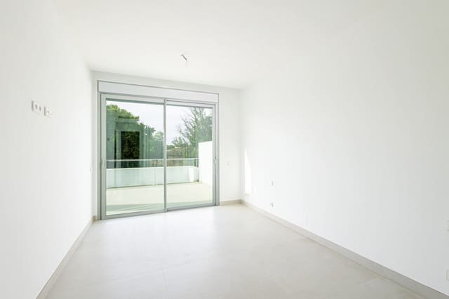 3 soveværelse Semi-Rækkehus til salg i San Pedro de Alcántara Pueblo, Marbella med swimmingpool garage - € 1.100.000 (Ref: 9480544)